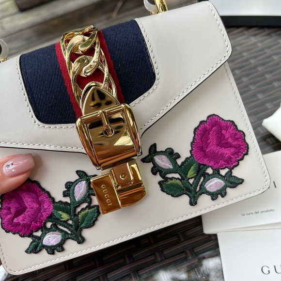 Gucci Sylvie leather mini bag - Picture 12 of 15